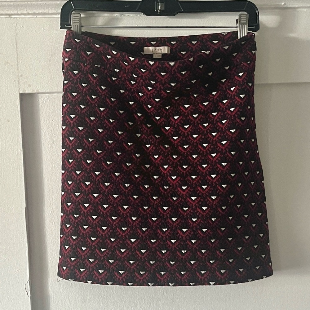 LOFT Burgundy and White Patterned Pencil Skirt